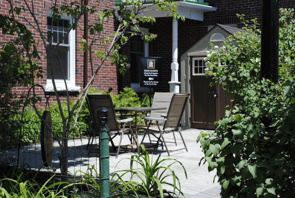 The Inn On Bay Gravenhurst Eksteriør bilde